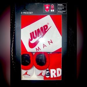 Nike 3 piece infant set